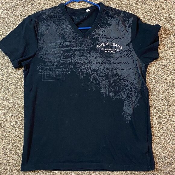 GuessâBlack Graphic V-Neck Tee Size L - Picture 8 of 13